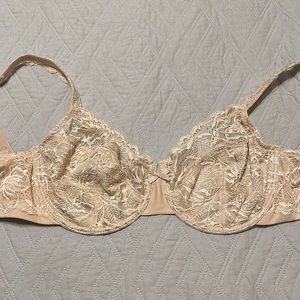 🇺🇸SALE! Bali Lace Bra - Size 40C